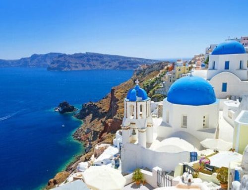 Exploring Santorini: A Luxury Traveler’s Guide