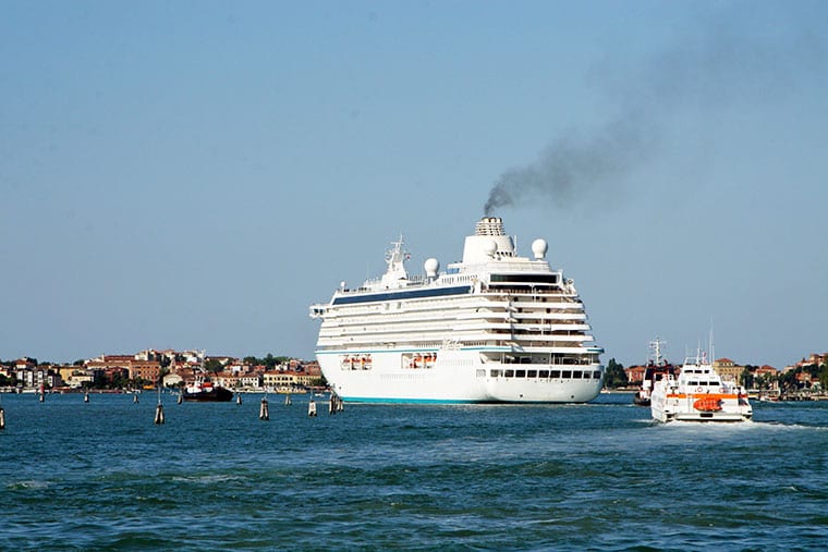 Venice Limits Large Cruise Ships