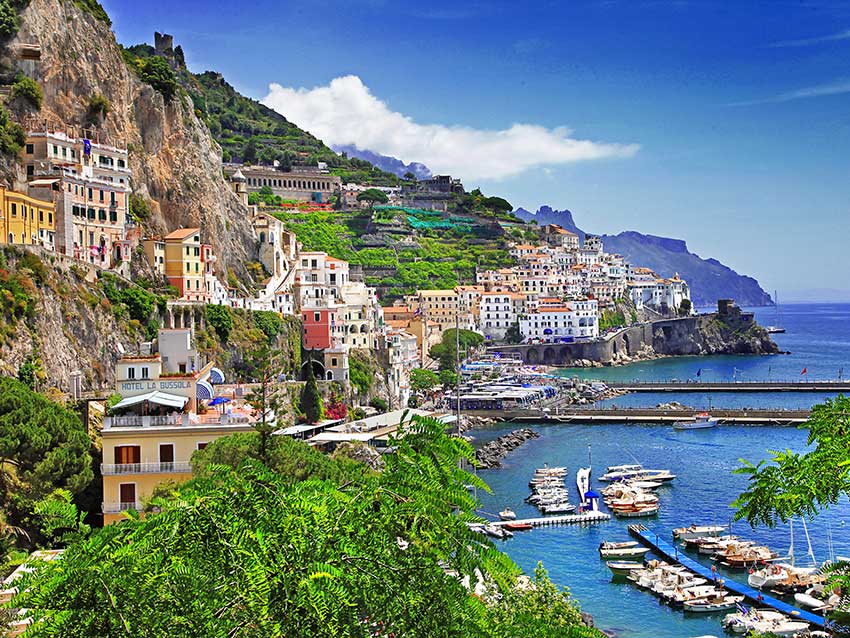 AmalfiCoast_22920370_ds4x3 Amalfi Coast, Italy
